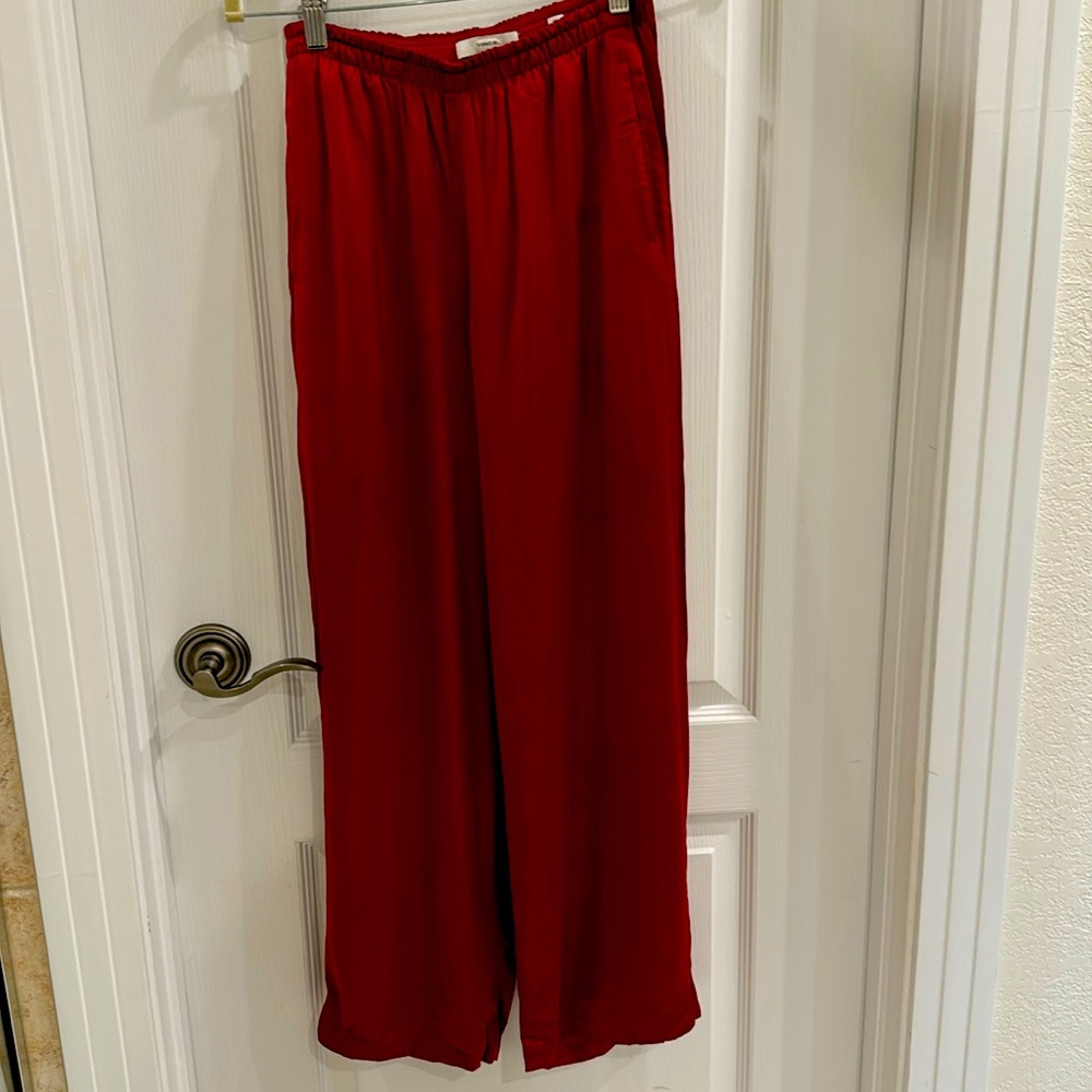 Vince Drop-waist Fluid Pull-on Pant In Red XS